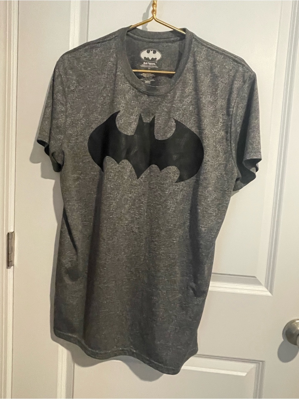 Batman Graphic Crewneck T-Shirt - Gray Woman’s L Charcoal 22P-P 29L